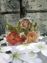 Preserved Pressed Funeral Flowers Photo in Flower Art Display Resin Paperweight Keepsake Bridal memories of your wedding anniversary,funeral
