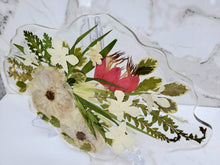 Wedding Pressed flower preservation, bouquet keepsake, flower frame, bouquet preservation, wedding geode keepsake, flower preservation.