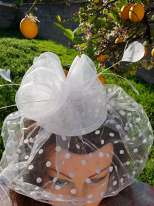 White Fascinator Derby Bridal Church Hat. Wedding Tea Party Mini Hat.Costume Feather Bird Cage Veil Hair Clip Head Accessory.Headpiece
