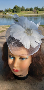 White Wedding Church Party Fascinator Hat.Costume Bridal Veil Wedding Hair Clip Head Accessory.White Funeral Derby Fascinator hat.Headpiece