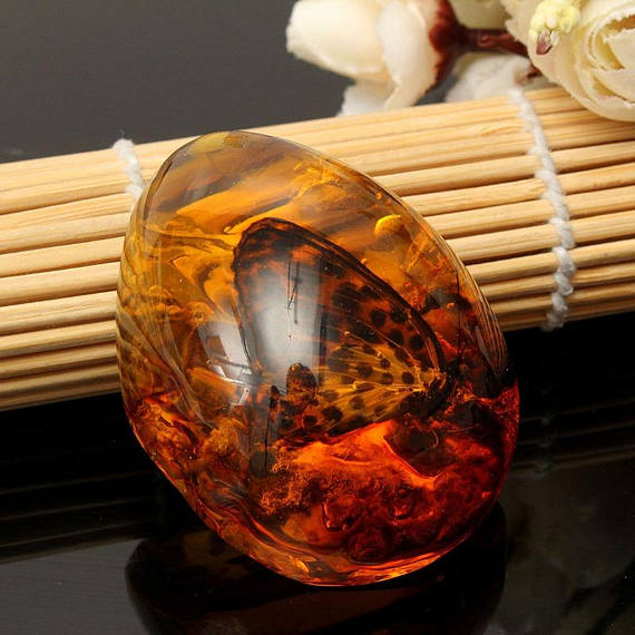 Crystal Amber Resin Butterfly Figurines Paperweights Crafts Figurine F –  Gifts with Love and Art