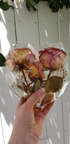 Preserving Wedding Flowers in Large Resin Heart Paperweight Keepsake Bridal romantic memories of your wedding, anniversary,funeral