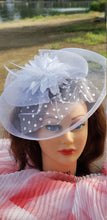 White Fascinator Derby Race Bridal Church Hat. Wedding Tea Party Mini Hat.Costume Feather Hair Clip Head Accessory.Hair Headpiece.