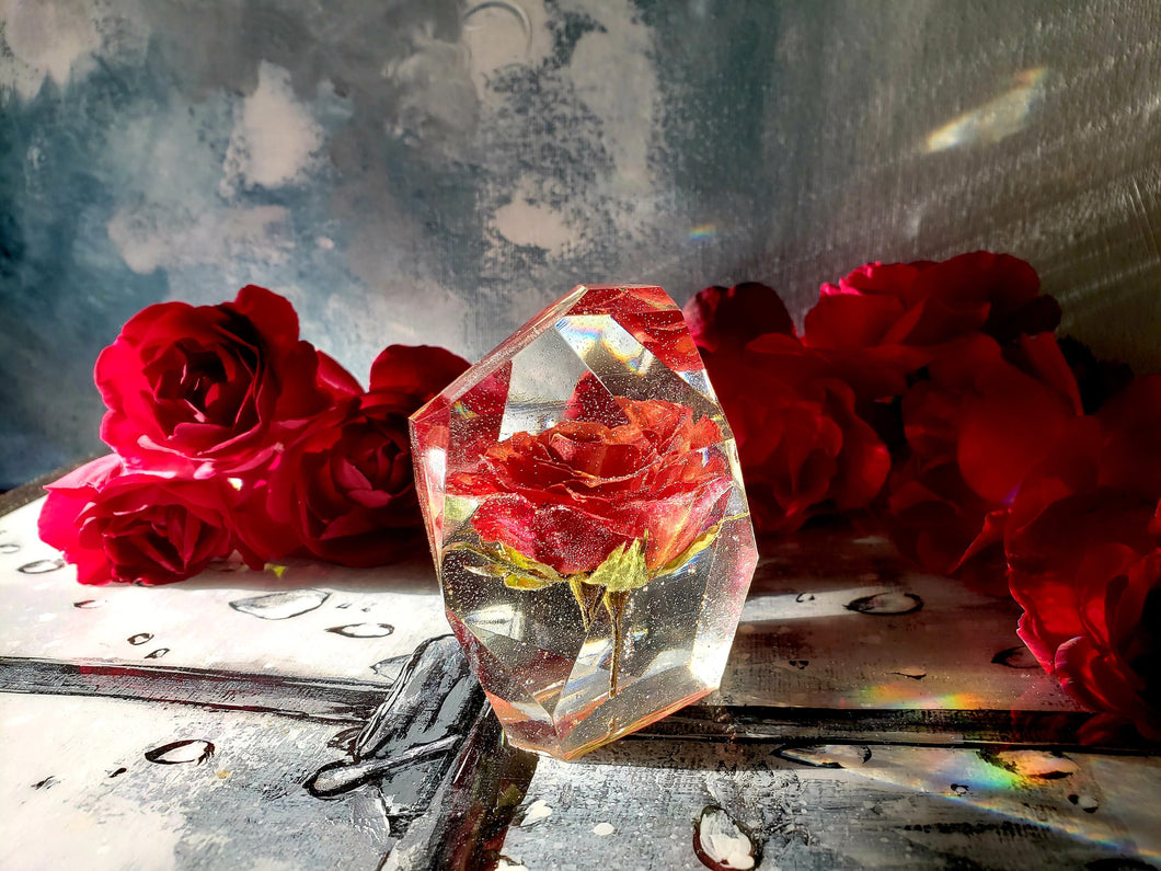 Resin Rose Flowers Crystals Paperweight.Beauty and the Beast Paperweight Keepsake Love Forever. Preserved Rose Flowers.Healing Crystals.