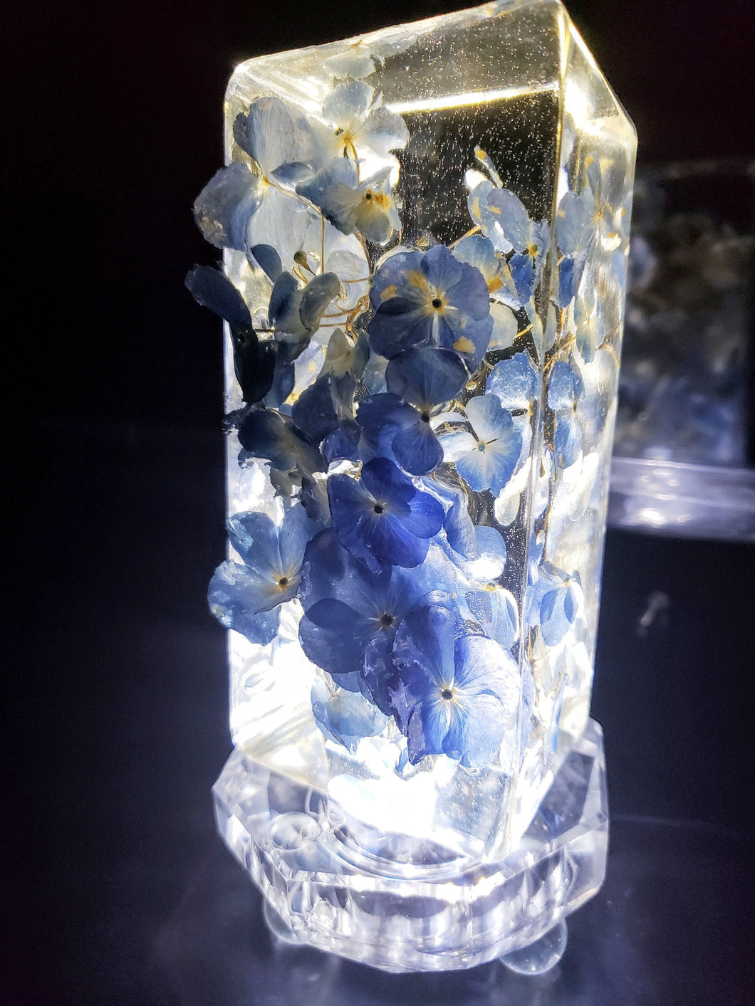 Blue Hydrangea Lamp. Resin Preserved Flowers in Resin Keepsake Lamp. Hydrangea Paperweight Keepsake. wedding, anniversary.