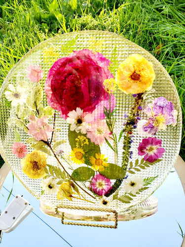 Preserved Funeral Wedding Pressed Flowers Petals in Resin Round Free form Lamp Keepsake Sweet memories of your wedding funeral Frame Lights