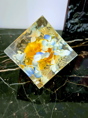 Custom Preserved wedding Flowers in Resin Cube like glass Paperweight Keepsake Sweet romantic memories of your wedding, anniversary,funeral.