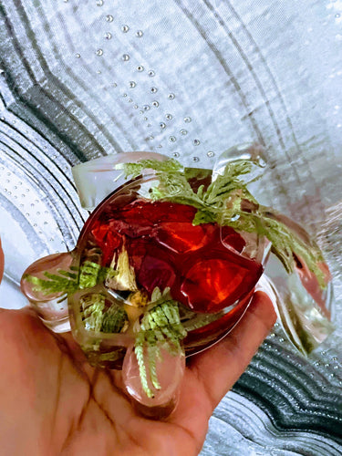 Resin Sea Turtle Preserved Rose Flowers Paperweight Keepsake. Preserved Flower Paperweight. Flowers Keepsake. Turtle Paperweight.